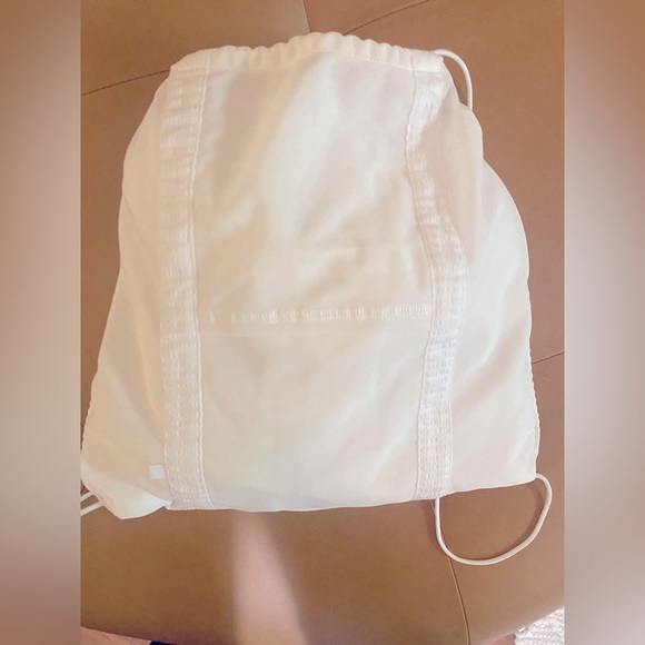 Lululemon Pack Light Bomber Jacket White Packable Zip Up Ventilated Size 4 - Picture 10 of 10